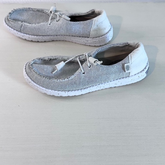 Mens Hey Dudes size 8 gray and white - Picture 2 of 4